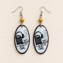 Load image into Gallery viewer, "Tan Kasèt" Earrings