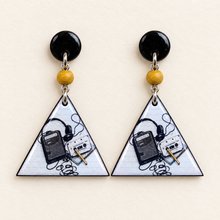 Load image into Gallery viewer, "Tan Kasèt" Earrings